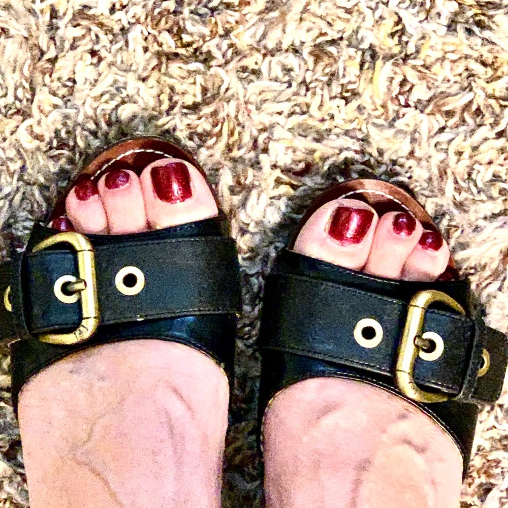 Shoes - Picture 3 of 4